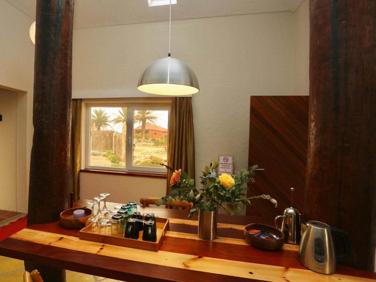 Desert Breeze Lodge Свакопмунд Экстерьер фото